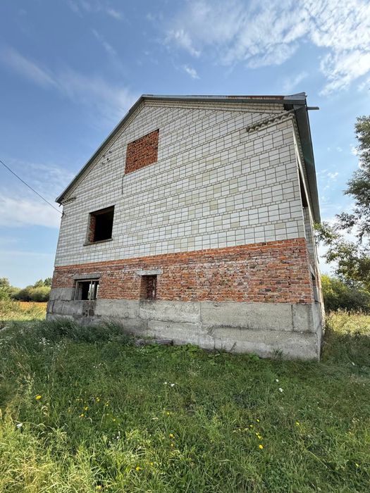 Продаж будинку + земельна ділянка біля Жовкви с. Туринка