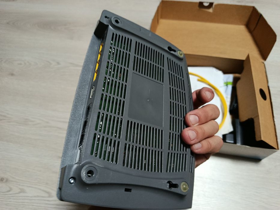 Беспроводной маршрутизатор (роутер) AVM FRITZ!Box 7390.