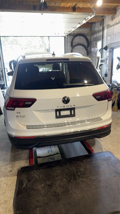 Кришка багажника -ляда сіра , графіт  Tiguan Allspace usa гола
