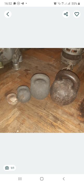 Комплект гирь в фунтах.