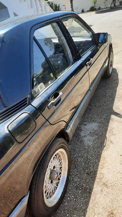 Mercedes 190 no Algarve