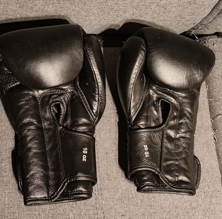 Material Kickboxing - Luvas e Caneleiras - Tamanho S - Como novas