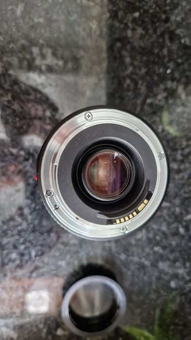 Canon EF 75-300mm f/4-5.6 III – Objetiva Telefoto Zoom Full Frame