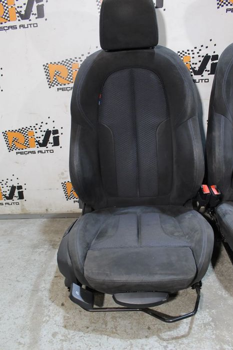 Bancos BMW X1 F48 Pack M em Tecido e Alcantara com Quartelas