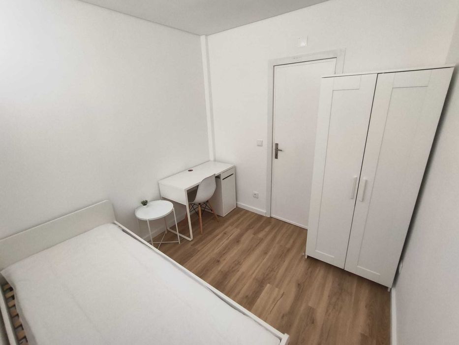 Quarto para arrendar Povoa Santo Adrião entrada imediata.