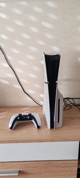 PlayStation 5 Slim como nova 1TB com caixa e um comando