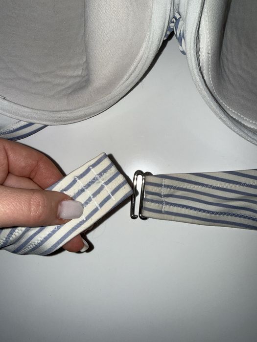 Biało- niebieski strój kąpielowy h&m 90C