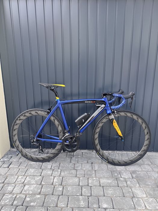 Rower szosowy areo - karbon/ shimano 105/ karbonowe koła