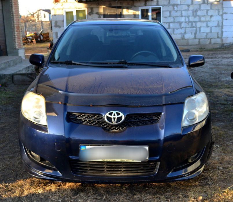 Продаж автомобіля Toyota auris 2008