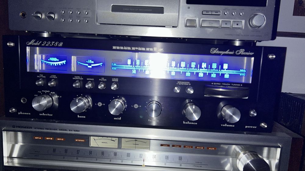 Receiver Marantz 2238B Preto