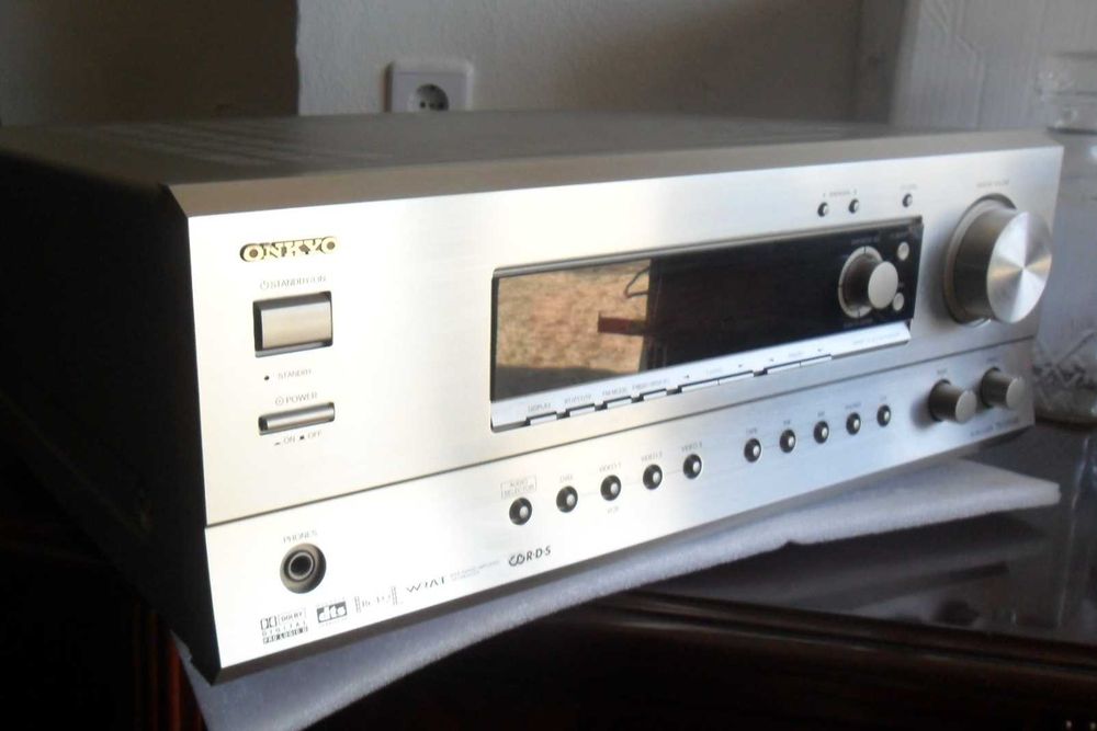Amplificador Onkyo modelo TX-Ds 595 AV Receiver