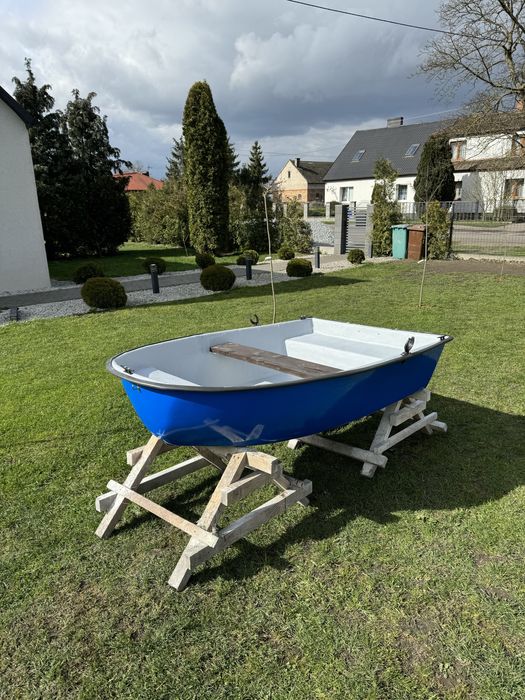 Mała łódka lodz łódź lodki łódki wioslowa wiosłowa wedkarska wędkarska