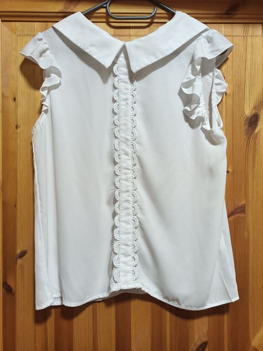 Biała bluzka z krótkim rękawem