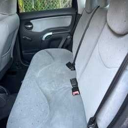 Vendo Citroën C3 2004 Completo! ,  O carro está parado há algum tempo e estou a ofrecer tal como esta.