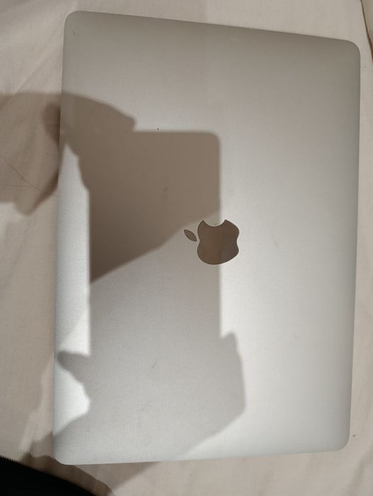 Vendo MacBook Pro 13” 2019 modelo A2159 / EMC 3301.