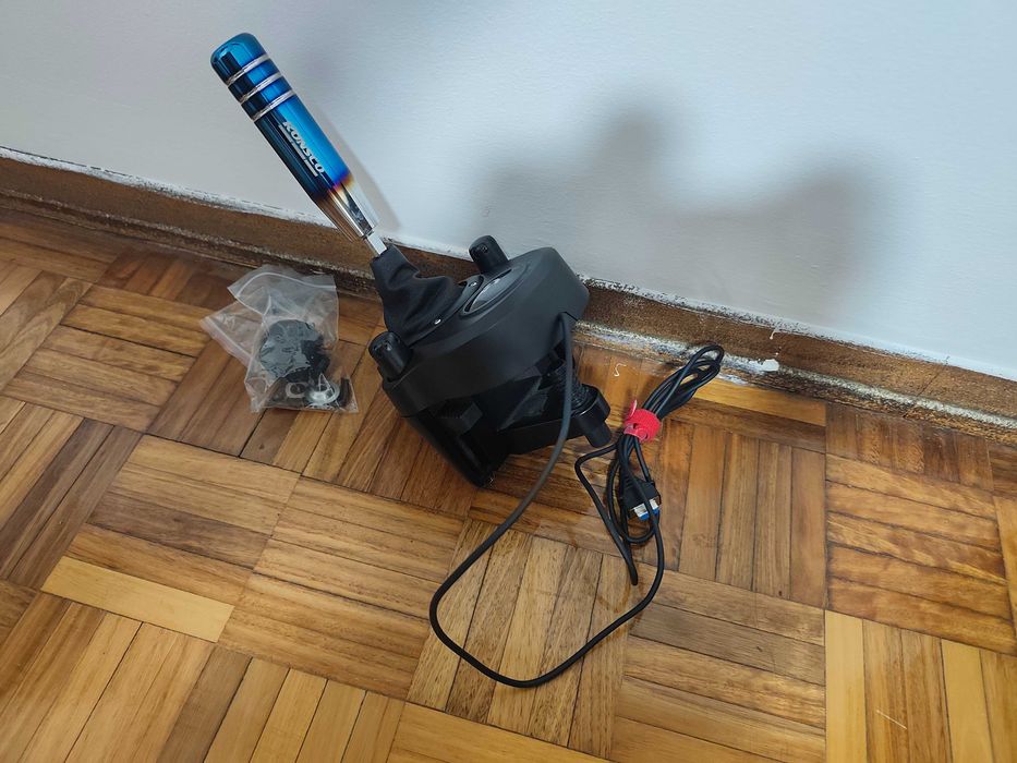 Manete de mudanças g29 com mod instalada.