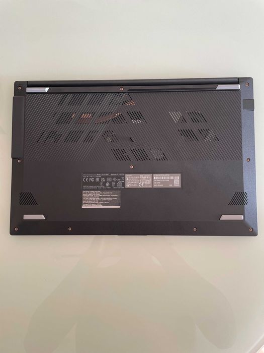 Portátil ASUS E1504FA (garantia de 3 anos) - utilizado apenas 2 vezes