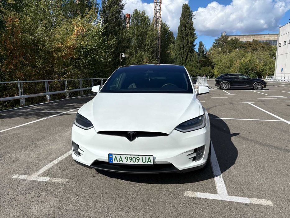 Tesla Model X 2019 VIN 5YJXCBE25KF204311 фото оголошення 8 з 23