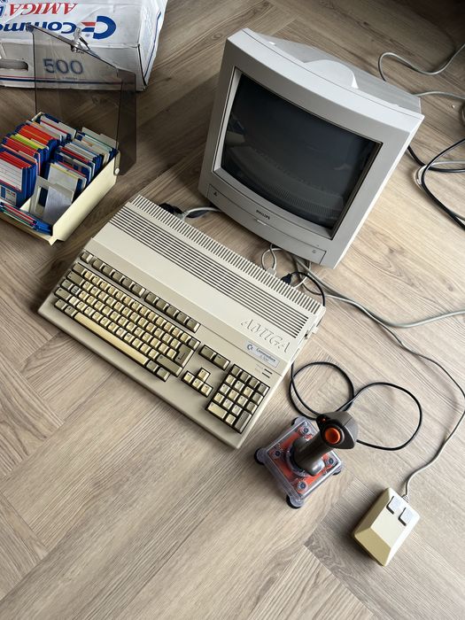Commodore Amiga 500 + monitor PHILIPS CRT - oryginalny zestaw
