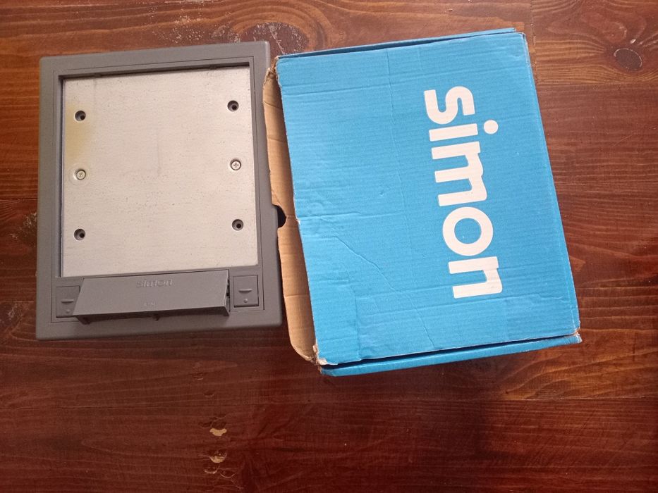 Новий скритий бокс з резетками для підлоги