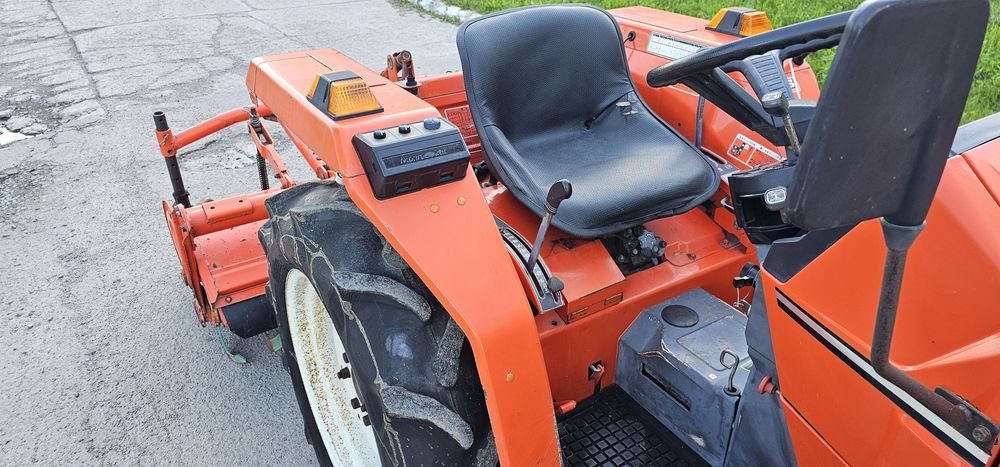 Kubota L1 215 мінітрактор Трактор Японський