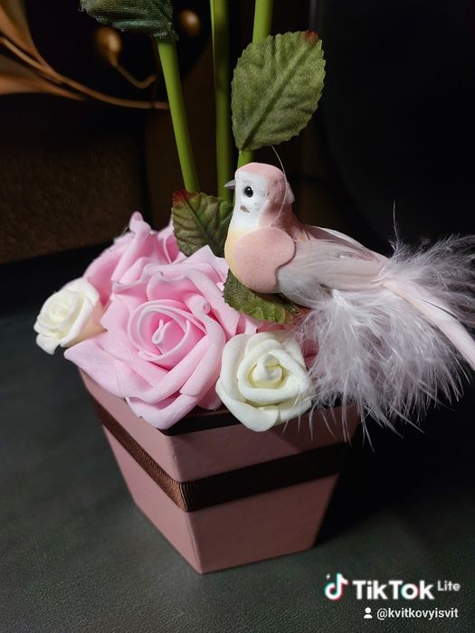 Квіти немов живі.