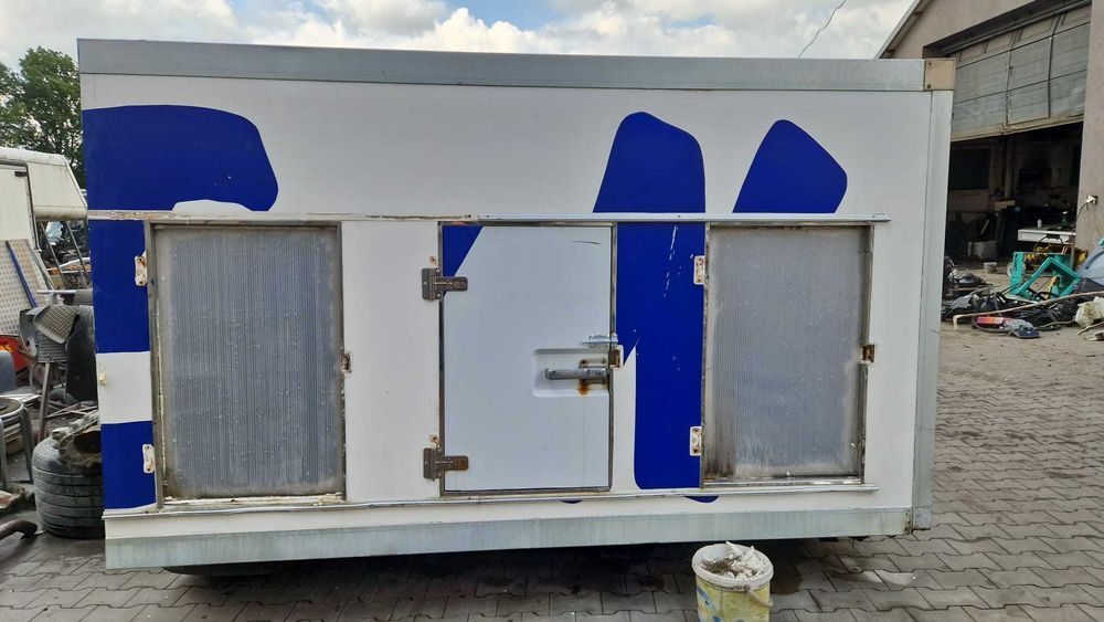 Kurnik izoterma z drzwiami