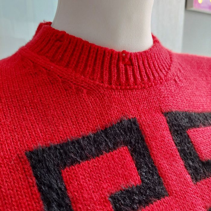 Ciepły sweter Givenchy rozmiar S ciemny czerwony