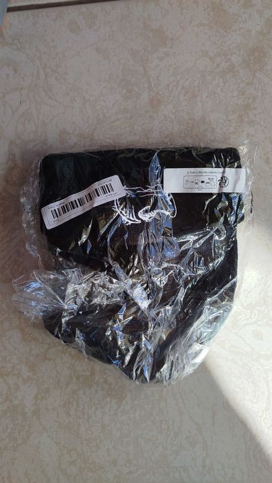 Gorros para a pesca motivos bordados preto e rosa