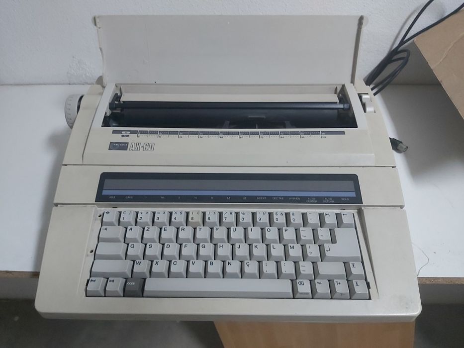 Máquina de escrever Nakajima