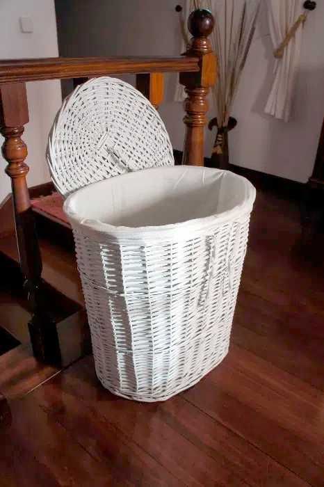 Cesto Roupa em Vime Branco