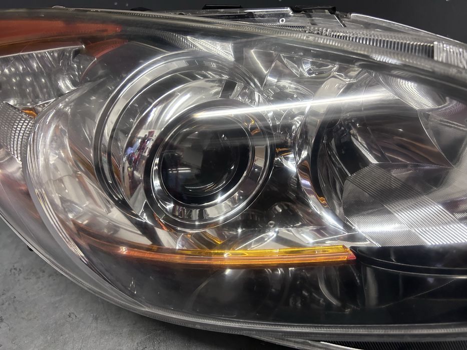 Lampa prawa przód Mazda 3 II 08-13 xenon Europa oryginał