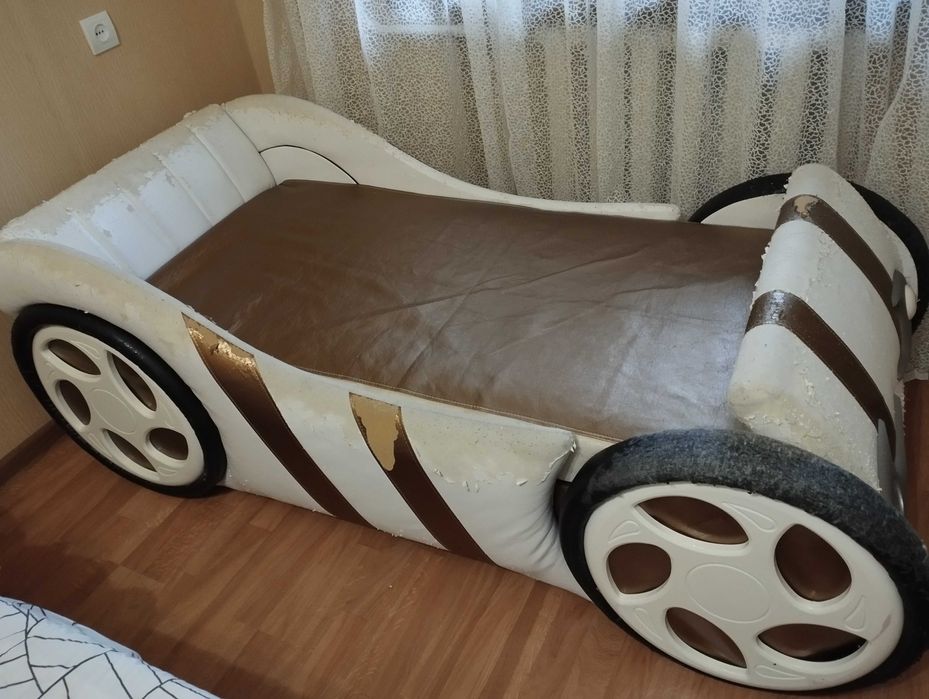 Дитяче ліжко машинка самовивіз