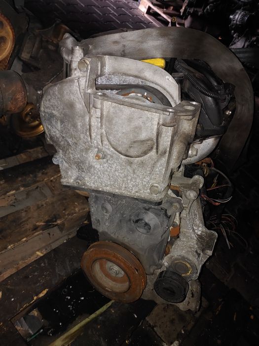 Двигун мотор Renault Scenic Megane Laguna 1.6v16 1.8v16 1.4v16 2.0v16