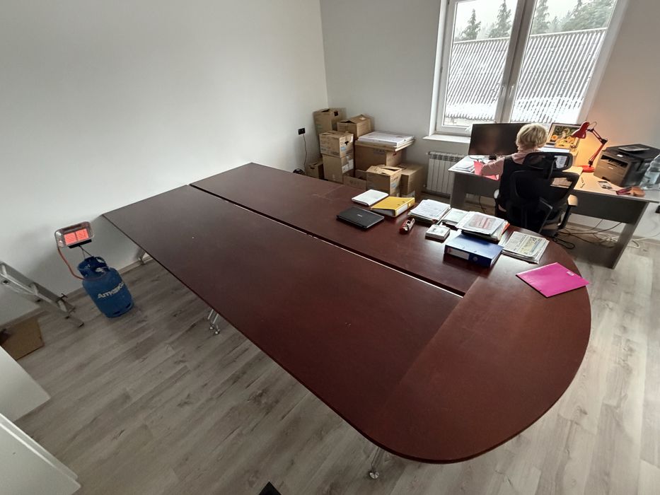 Stół konferencyjny z litego drewna 4,20 m modułowy mahoń