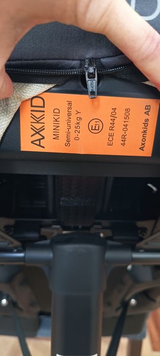Fotelik axkid minikid
