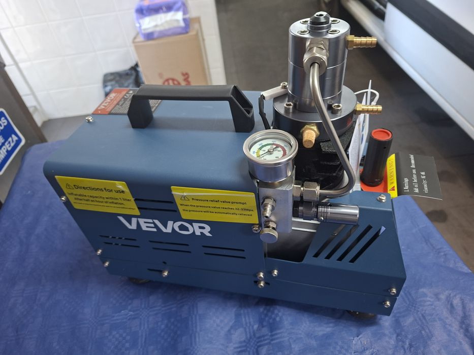 compressor de ar de alta pressão VEVOR 1800W para PCP, com sistema de arrefecimento a água e pressão máxima de 4500 PSI/300