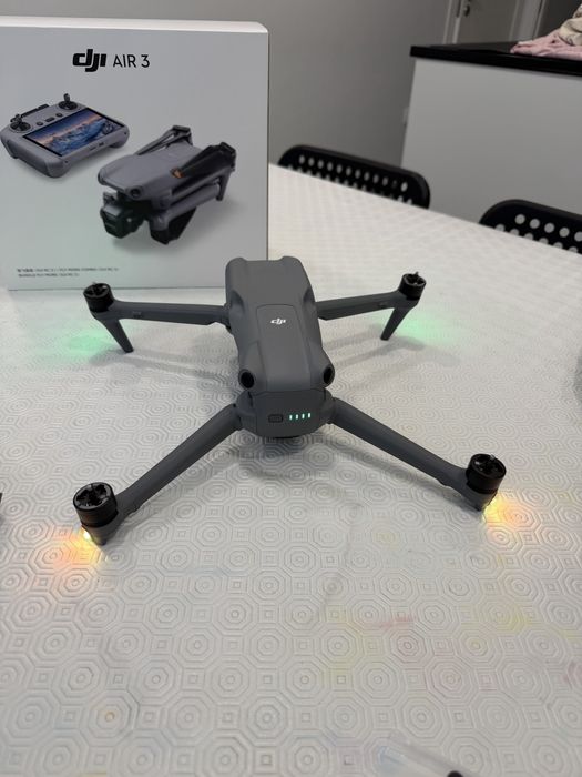 DJI Air 3 Fly More Combo com DJI RC 2 | Como novo | 3 baterias | 512 GB