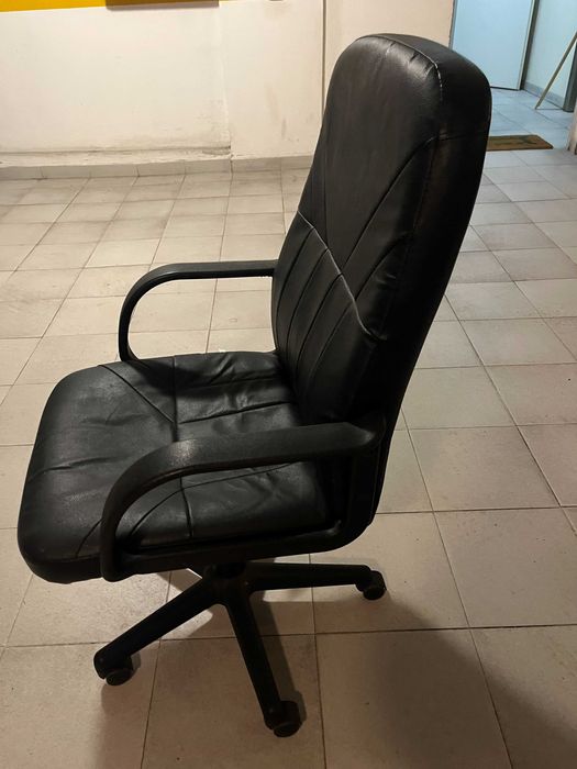 cadeira de escritório preta