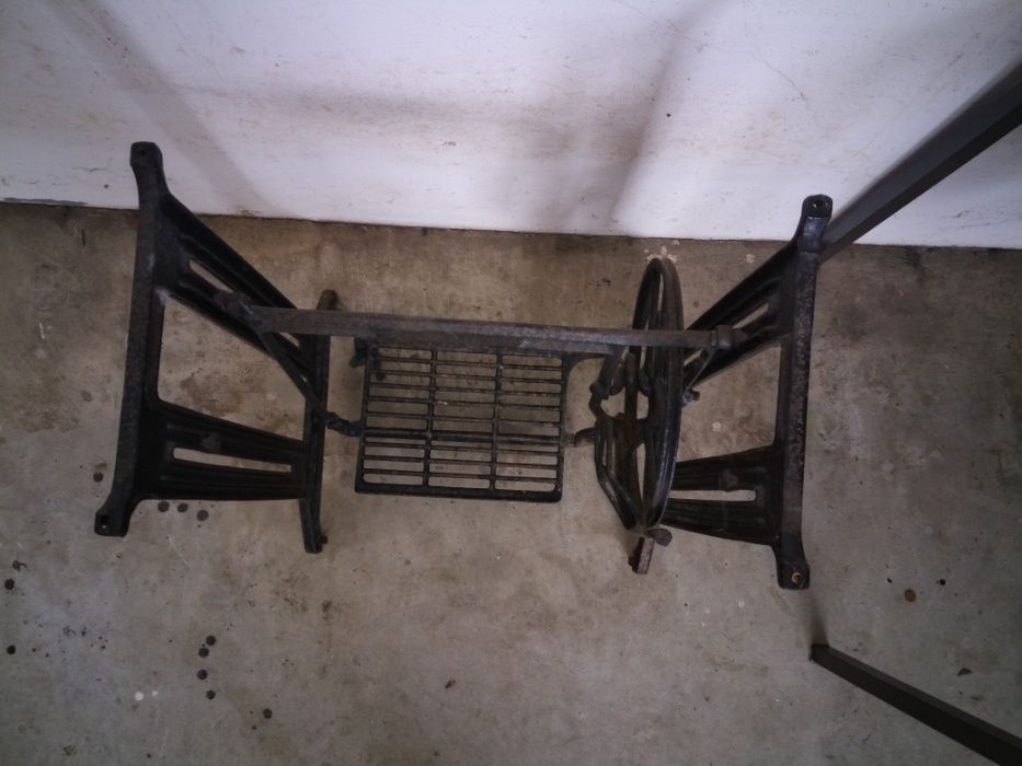 Suporte Maquina Costura Antiga