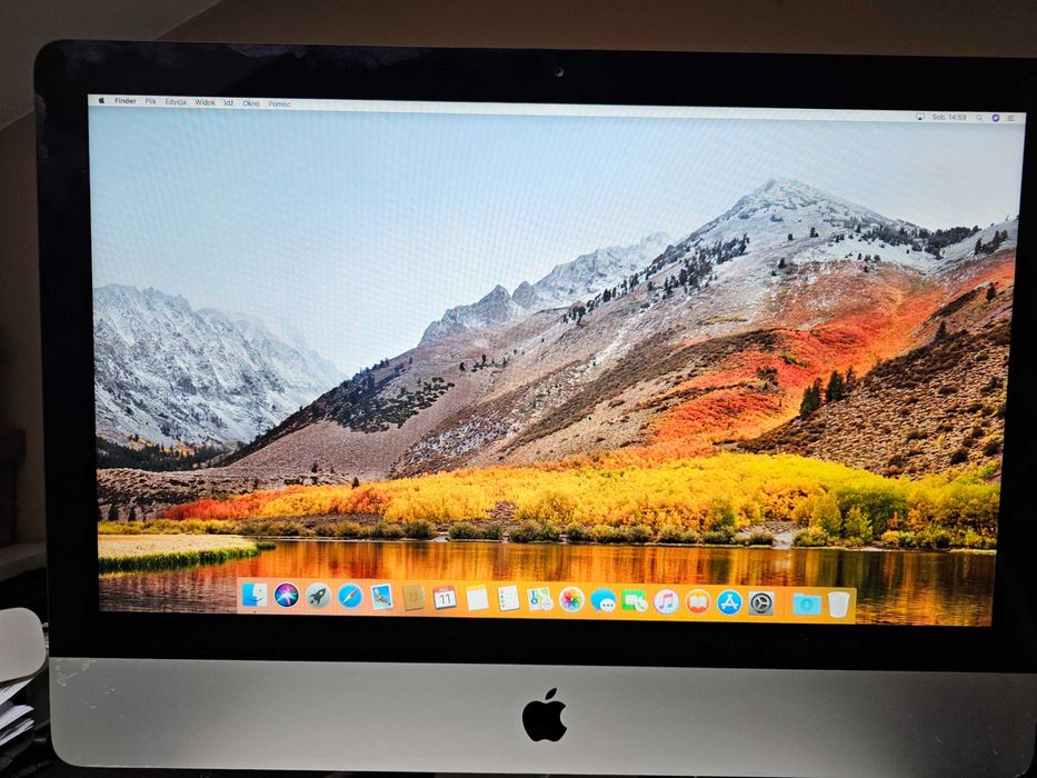 Komputer Apple A1418