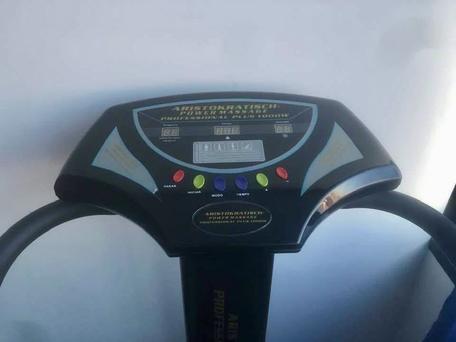 Plataforma Vibratória Aristokratisch Professional Plus 2000W