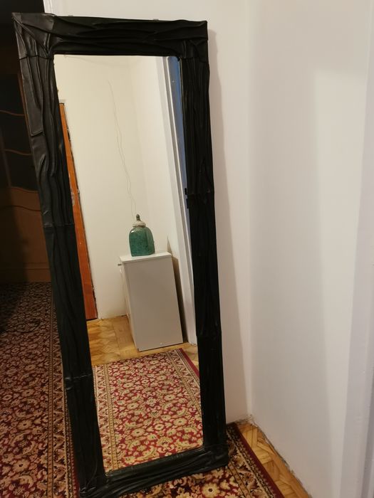 Lustro 160x 60cm, oprawione w skórę.