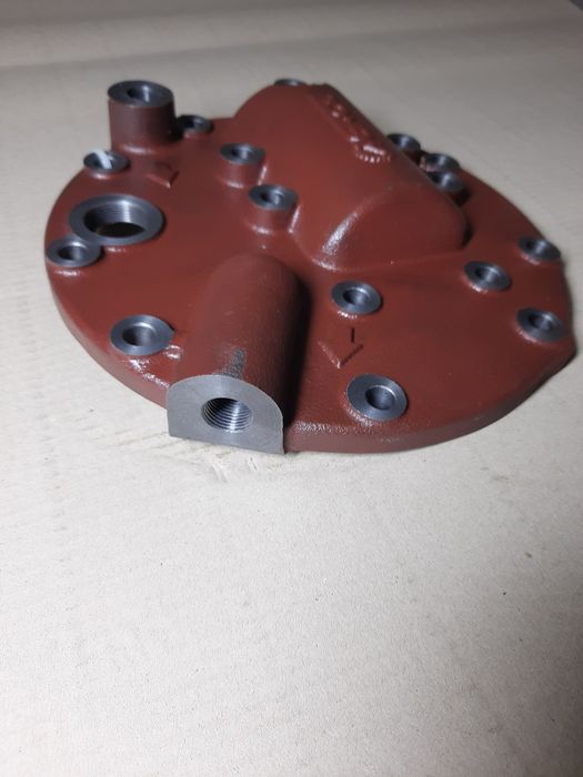 Pokrywa pompy NOWA C-360 TUR Hydraulika zewnętrzna /3 rodzaje
