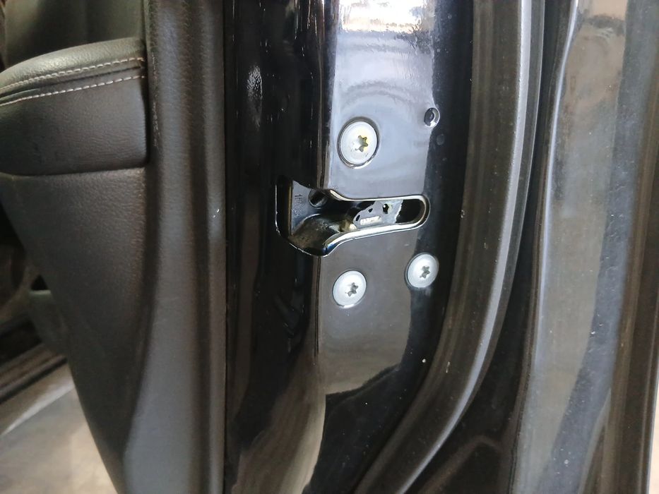 Fechadura / fecho porta frente direito NISSAN Pulsar Hatchback (C13)