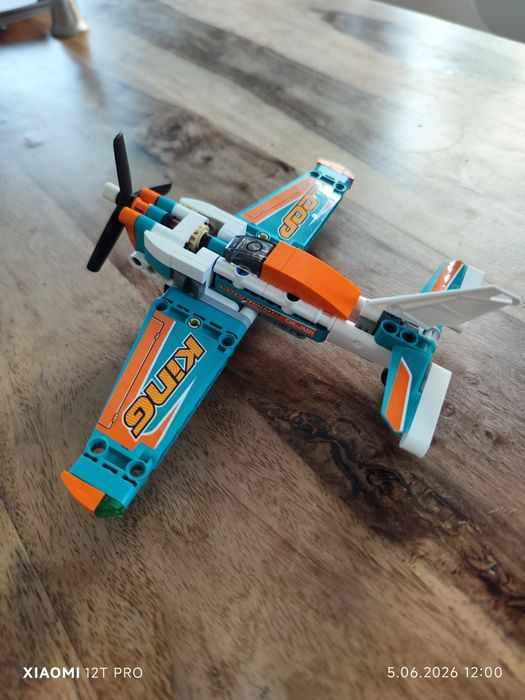 LEGO Technic samolot 42117