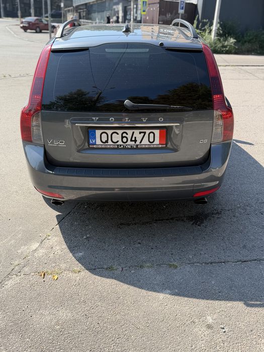 Продам Volvo v50 2.4 D5
