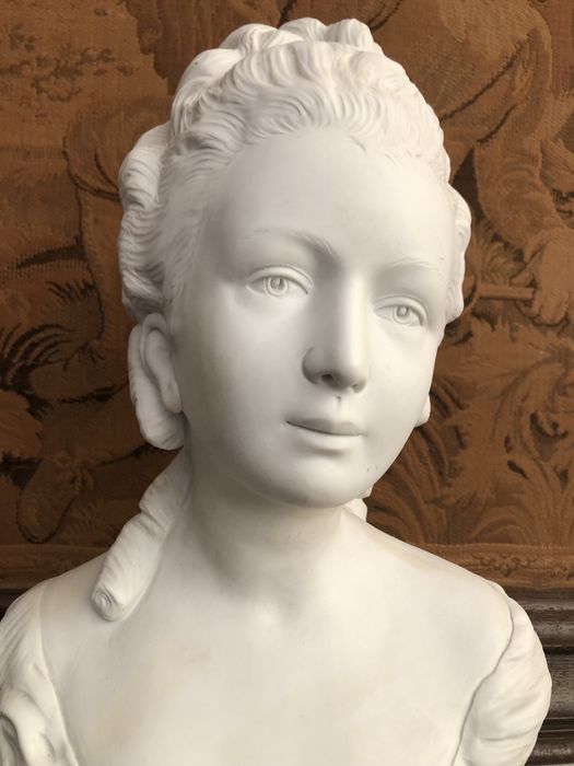 Busto de Dama em biscuit