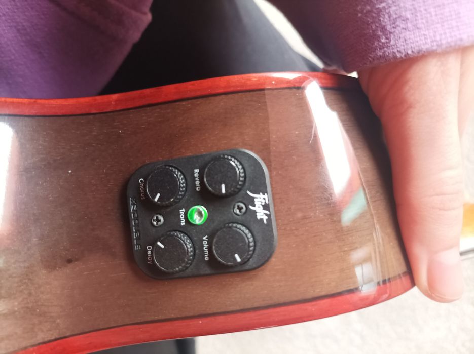 Ukulele Flight Diana CE Soundwave