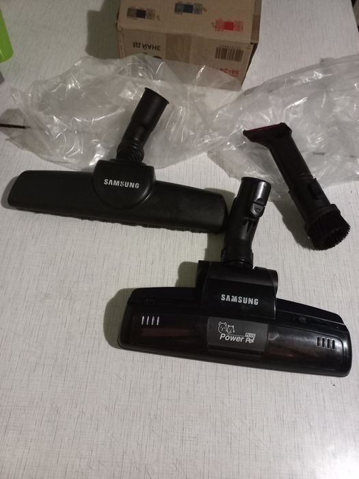 Турбощітки  для пилососу  Samsung 
Виробник Південна Корея. Діаметр труби 35мм.